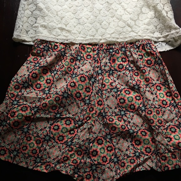 Girls Two Pattern Romper - Picture 6 of 7